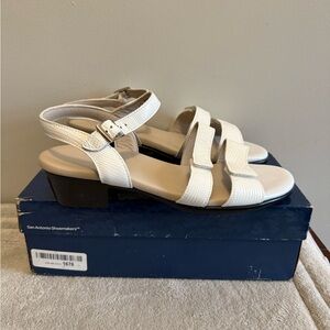New SAS Savanna white lizard sandals 10‎ WW